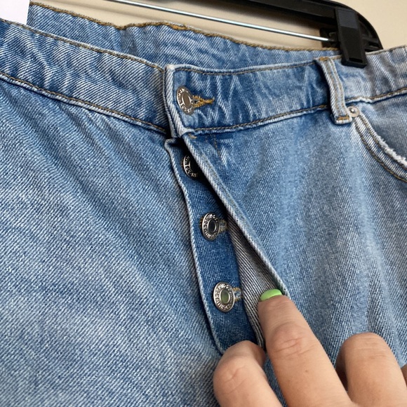 NWT H&M boyfriend distressed jeans - Picture 3 of 5